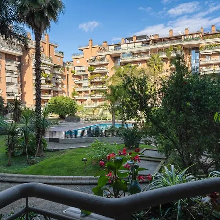 Budapest Design E Piscina Apartmán *