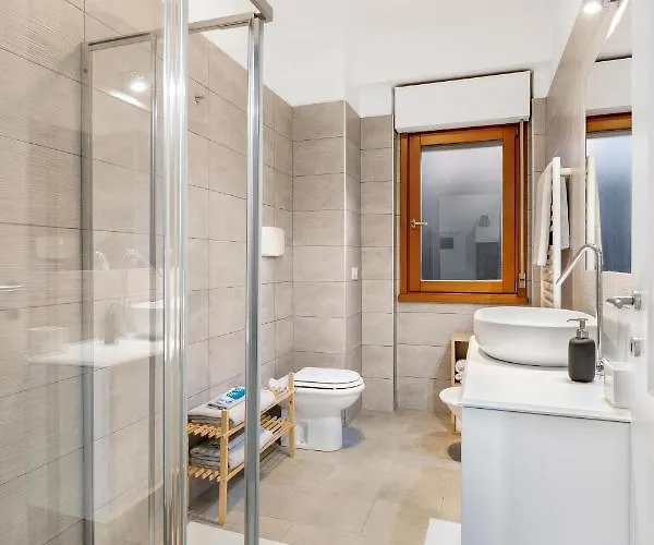 Budapest Design E Piscina