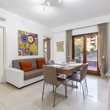 Budapest Design E Piscina Apartament *